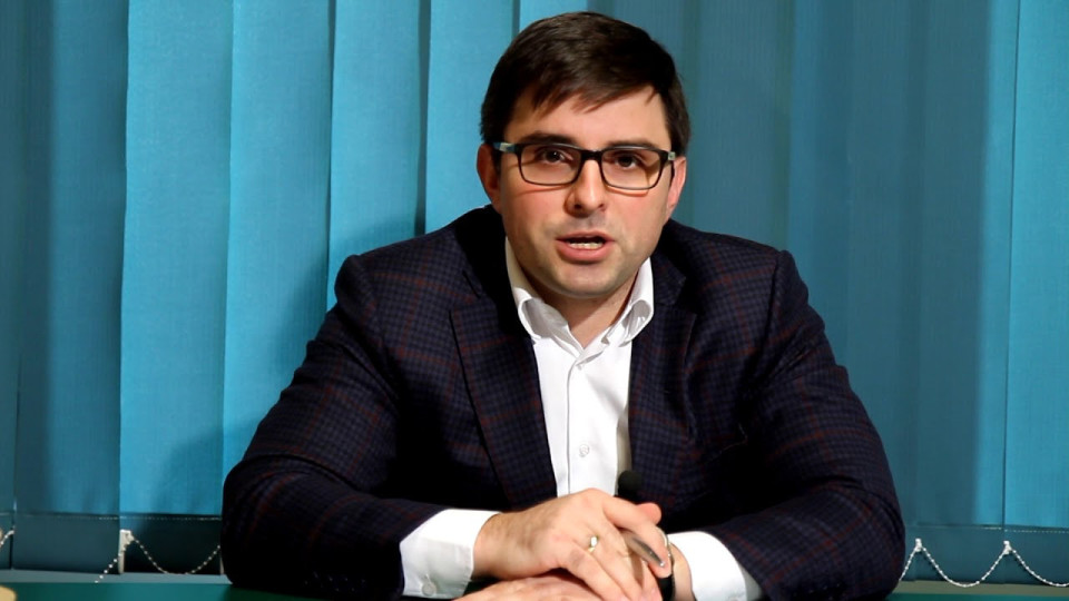 Йордан Моллов: От върховете на Уолстрийт до академичната сцена