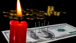 Директно от нашите деди: Ритуали за привличане на богатство със свещи