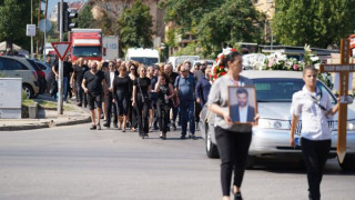 Ексклузивно в lifezone.bg: In Memoriam! Простихме се с Тодор Славков – една легенда между две епохи