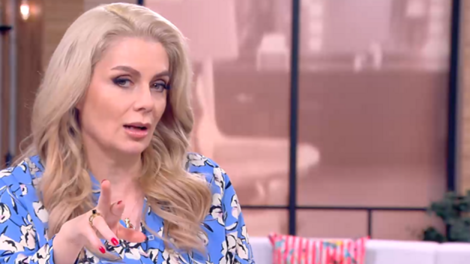 Богата, свободна и търсена: Венета Райкова не дава шанс на бедните мъже