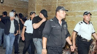 Катаджиите от „палките“ вземат обезщетения за обвиненията в корупция