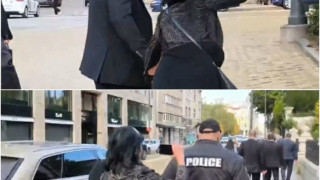ГЪРМИ СКАНДАЛ! Гавазите на Радев минаха всякакви граници - блъскат и унижават репортер (ВИДЕО)