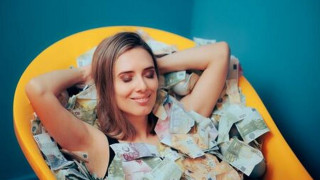 Ноември ще е златна мина за 3 зодии! Ще се къпят в пари