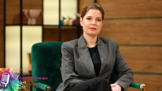 Водещата на „Аз обичам България“ и „Живот по действителен случай“ Александра Сърчаджиева: Абсурд е да тичам от работа на работа с токчета и елегантни тоалети!