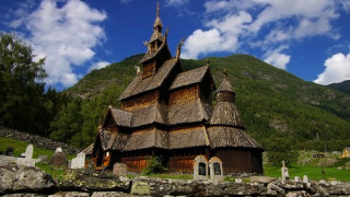 Дървената църква, като замък от миналото (Ето къде е запазена)