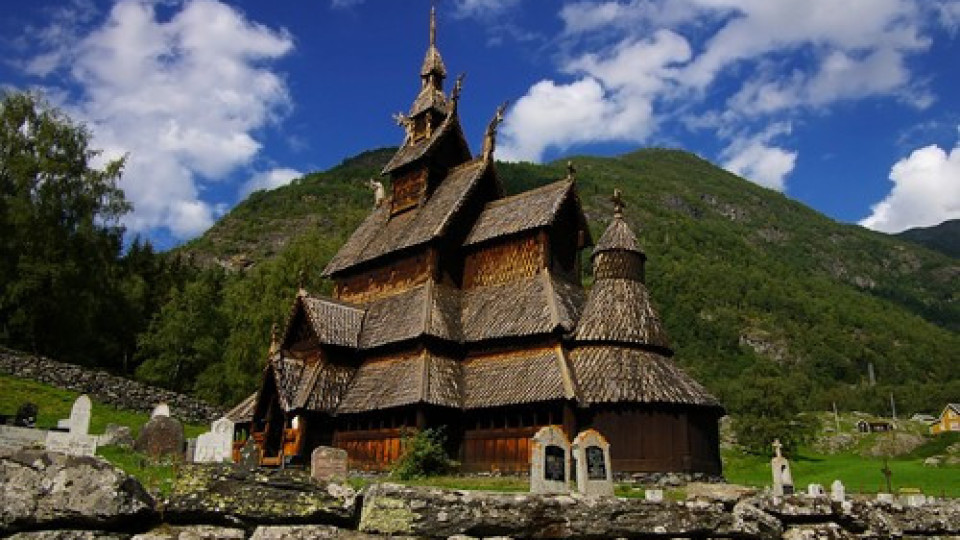 Дървената църква, като замък от миналото (Ето къде е запазена)