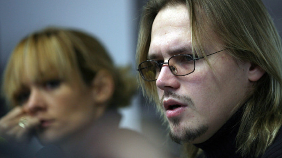 Стависки прибра паднало от наводненията дърво за камината. Помощ или циничен жест след трагедията?