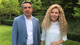 Хайлайфът кипи: Напуснала ли е Банова семейния дом (ФОТО)