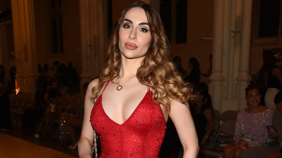 Габи Гуа представи България на „Мис Вселена“ в Тайланд: Впечатляващи тоалети и силно сценично присъствие