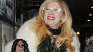 Муки Грубешлиева на 6-ата годишнина от кончината на майка си: Редовно ходя на гроба на Стоянка и го поддържам