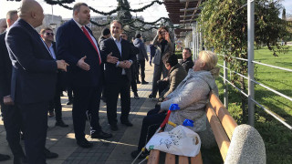 Пеевски в променен Кърджали: Затова държавата трябва да е стабилна, за да се работи за хората! (снимки)