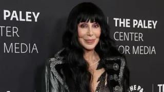 Който си може си го може: Шер се омъжва на 80