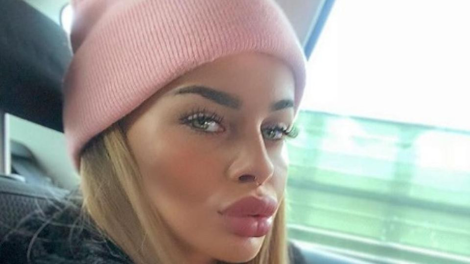 Едва 22-годишна, Сузанита вече носи белезите на бурния си живот