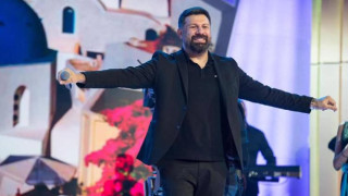 Пиянски запой до безпаметност: Внуците на Цар Киро окупират Тони Стораро със сопи и пачки!