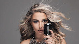 Михаела Маринова не иска да е госпожа: Страх ли я е от брачния хомот или годеникът е скъсаняк?