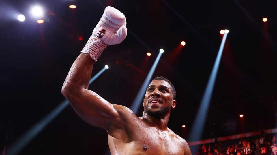 Антъни Джошуа пострада в катастрофа с две жертви