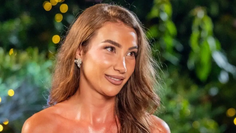 Хиалурон и ринопластика: Ферай се разпадна на части след „Ергенът“