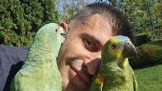 Жоро Игнатов призна: Папагалите Тиамо и Аморе владеят сърцето ми