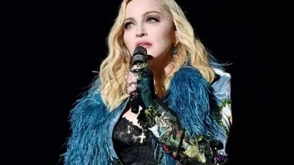 Мадона шокира с провокативна реклама за Dolce & Gabbana