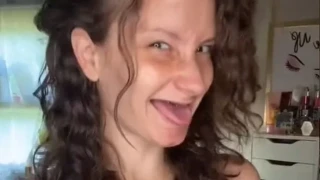 Беззъба грозница се превърна в секси мадама