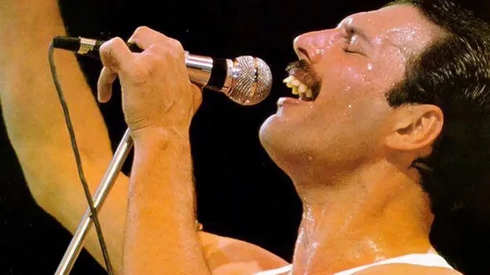 Вдовецът на тайната дъщеря на Фреди Меркюри ще публикува снимки с легендарния музикант