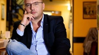 Кулинарят легенда и звезда на телевизионните формати „Черешката на тортата“ и „Кошмари в кухнята“ шеф Иван Манчев: Красотата на мъжа е в излъчването и енергията, която носи със себе си