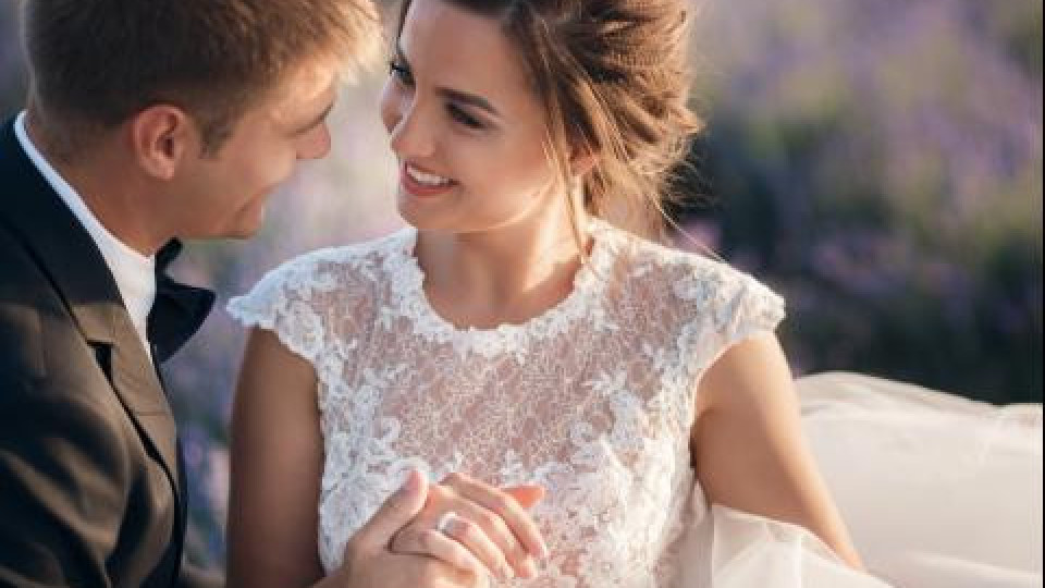 Искате да имате до себе си перфектна съпруга? Търсете ги при тези зодии