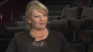 Бившата депутатка Нона Йотова заряза внучето си, по-важни са ѝ снимките на цветя, кучета и котки