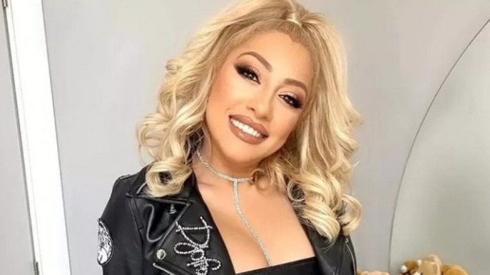 Огледални стени и скринове: Луксът в дома на Роксана надминава очакванията