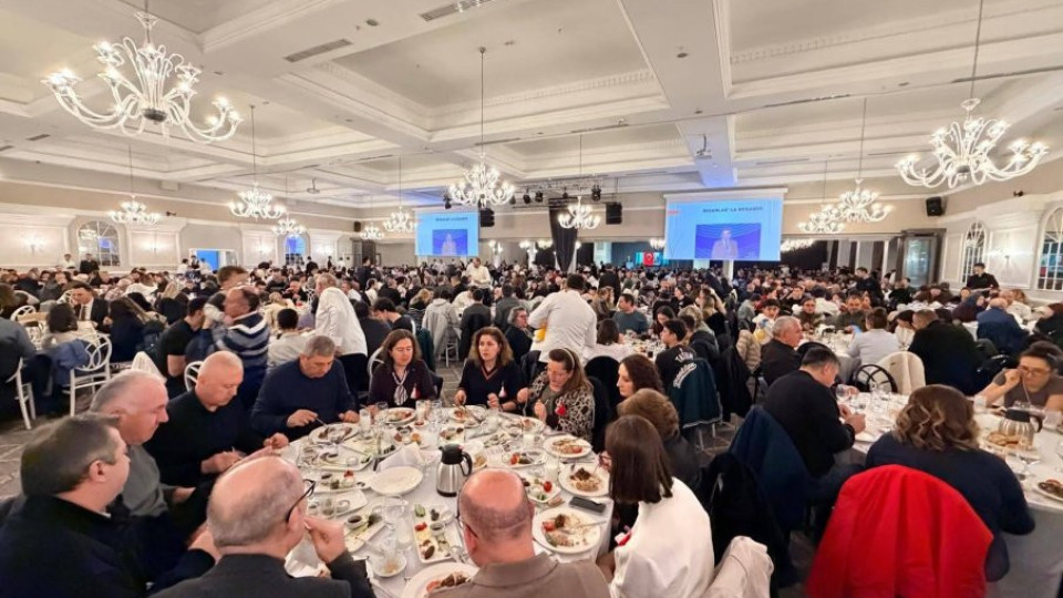 Делян Пеевски даде ифтар на 800 души в Бурса