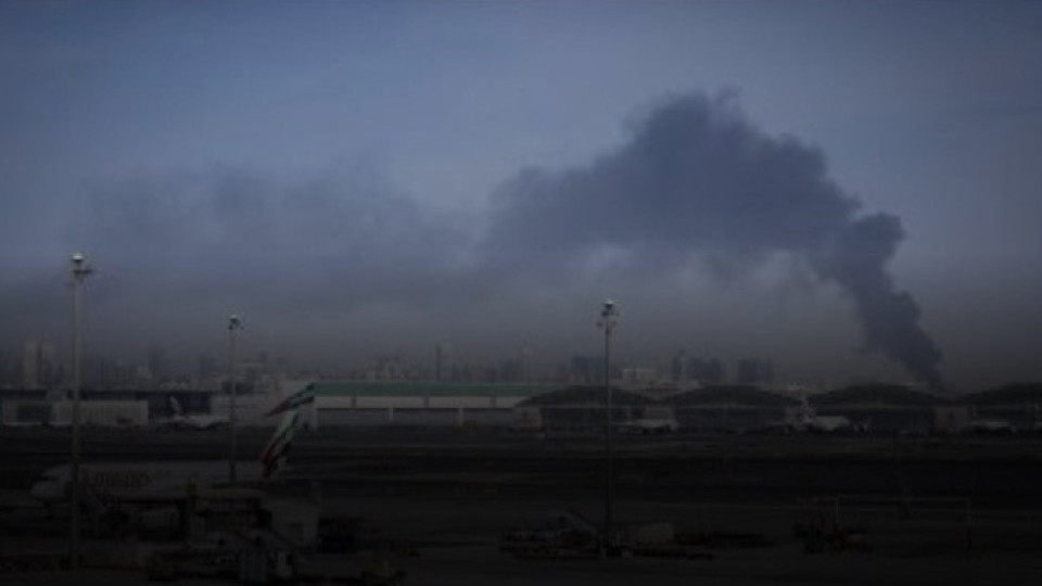 Иранските удари по летищата в Дубай и Абу Даби взеха жертва, а 11 са ранени