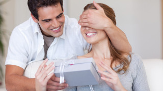 На какви подаръци ще се зарадват нежните представителки на зодиите?