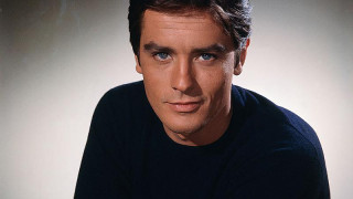 НОВ ОБРАТ В СЕМЕЙНИЯ КОНФЛИКТ НА АЛЕН ДЕЛОН: ДЪЩЕРЯТА ТЪРСИ ОБЕЗЩЕТЕНИЕ ОТ БРАТЯТА СИ