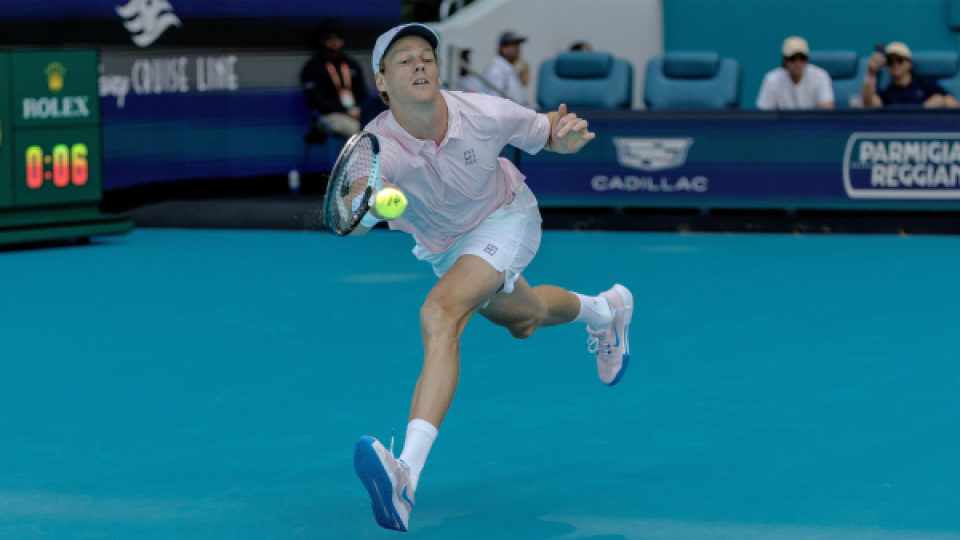 Полуфиналите при мъжете в Маями носят два полюсни сюжета