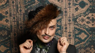 Шок по време на соц манифестация: Димчев се издокарал като травестит пред смаяните погледи