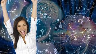 Астролозите обещават: Две зодии ги очаква неземно щастие до края на годината!