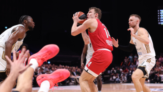 Олимпиакос гостува в Лион на последния в класирането