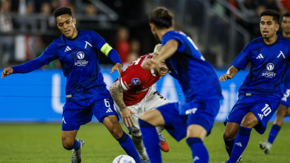 Устременият към титлата Левски се завръща в Добрич след близо четвърт век