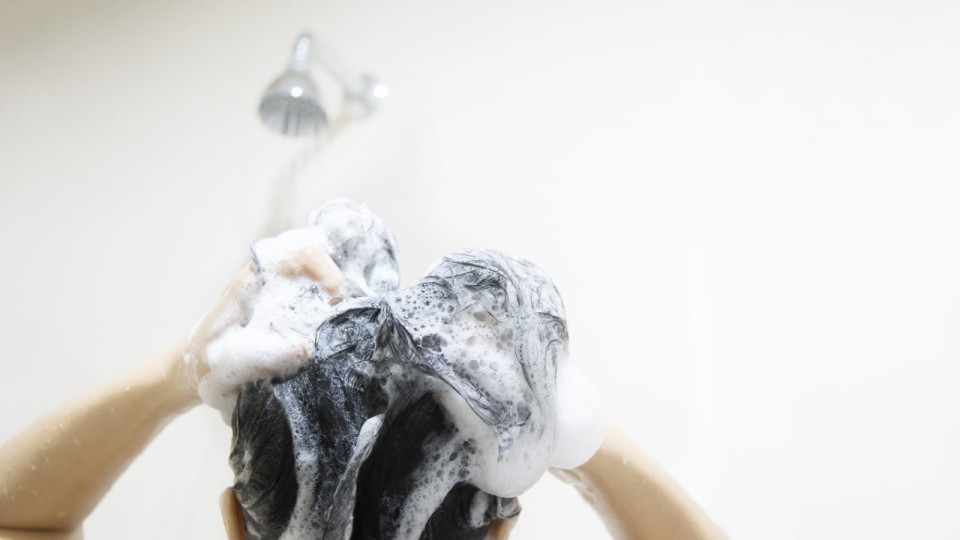 Езотериците съветват: Мийте косата си в тези дни за късмет и благополучие!