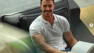 Спътницата на Виктор Стоянов гледала безучастно как мачкат куче в района!