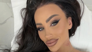 МИСИС КРОКОДИЛ! Вижте какъв борсук е била Mrs. Bulgaria Ивет Алевтинко преди операциите. Кой й купи титлата? (УЖАСЯВАЩИ СНИМКИ)