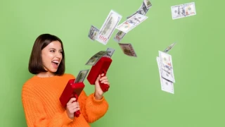 Август ще е златен месец за тях! Три зодии ще се радват на съдбовни финансови успехи